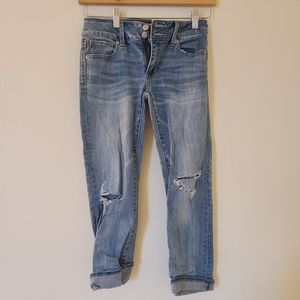 0 short American Eagle Ripped Jeans Cropped